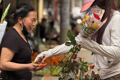 Chợ Tết quê tôi buổi sáng cuối năm