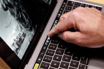 Apple có thể trình làng MacBook Pro màn hình cảm ứng, tích hợp Dynamic Island như iPhone
