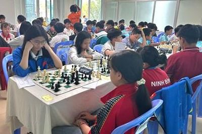 Gần 700 kỳ thủ tranh tài giải cờ vua, cờ tướng các nhóm tuổi tại Huế