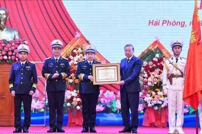 Xây dựng 'thế trận lòng dân' trên biển ngày càng vững chắc