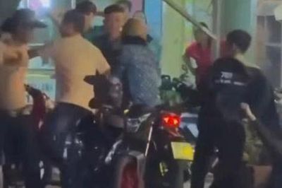 Mâu thuẫn khi mời bia, nhóm thanh niên dùng dao, mũ bảo hiểm đánh nhau