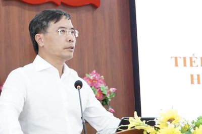 Chủ tịch UBND thành phố Đà Nẵng Phạm Đức Ấn tiếp xúc cử tri