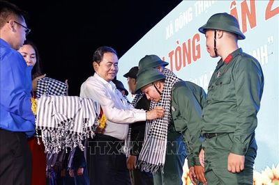 Chủ tịch Quốc hội dự khai mạc đêm trại tòng quân tại TP Hồ Chí Minh