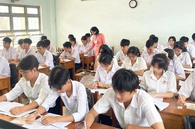 Học sinh lớp 12 chủ động tham gia các kỳ thi riêng