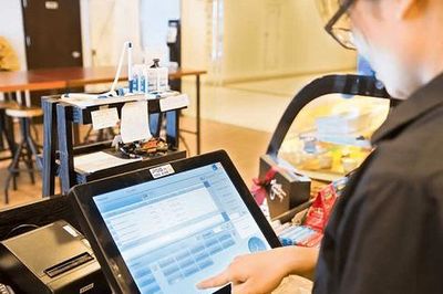 VCCI kiến nghị gỡ 'nút thắt' hóa đơn điện tử cho xe công nghệ và hộ kinh doanh