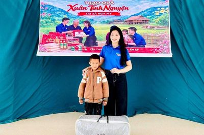 Cô giáo dân tộc Ơ Đu 24 tuổi ứng cử đại biểu Quốc hội
