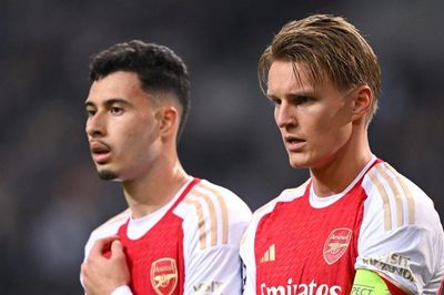 Arsenal bất ngờ thanh lý hàng loạt cầu thủ