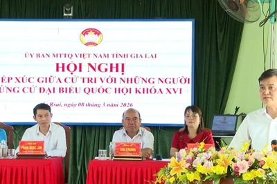 Ứng cử viên ĐBQH khóa XVI tại đơn vị bầu cử số 6 tỉnh Gia Lai tiếp xúc cử tri 4 xã phía Tây