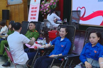 Ngày hội hiến máu tình nguyện thanh niên phường Hoàn Kiếm