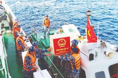Những lá phiếu sớm giữa trùng khơi Trường Sa
