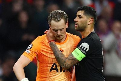 Thảm họa thủ môn khiến Tottenham vỡ trận trước Atletico Madrid
