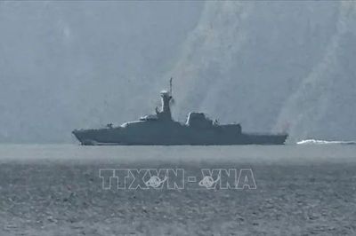 Mỹ không kích tàu rải thủy lôi của Iran