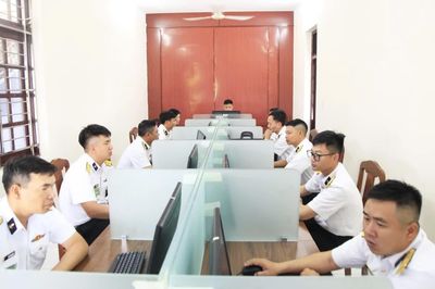 Lữ đoàn 162 tổ chức Hội thi báo cáo viên năm 2026