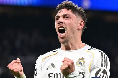 Valverde lập hat-trick, Real nhấn chìm Man City tại Bernabeu