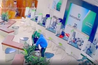 Tìm cửa hàng kinh doanh vàng và chủ sở hữu phương tiện liên quan vụ án