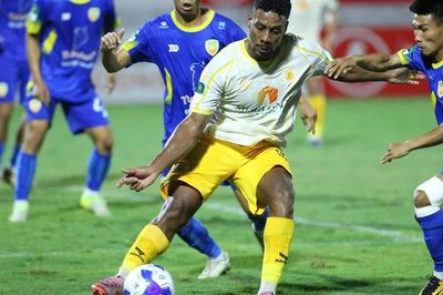 Quy Nhơn United tiếp đà thăng hoa, vươn lên top 3 đầu bảng