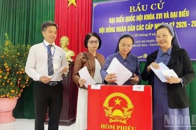 Đồng bào các tôn giáo ở Huế với 'Ngày hội non sông'