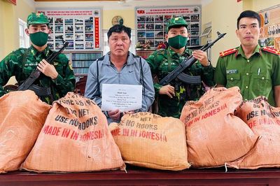 Bắt giữ người đàn ông vận chuyển gần 100kg thuốc nổ ở Lý Sơn