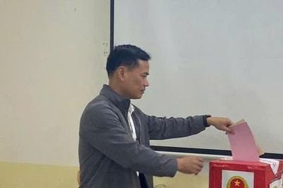 Tổ bầu cử số 22 xã Phú Cát tổ chức 2 điểm bỏ phiếu lưu động