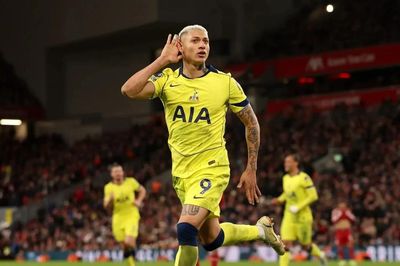 Ghi bàn phút 90, Richarlison ăn mừng khiêu khích Liverpool