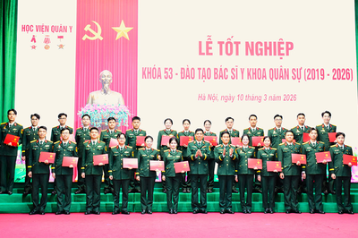 Tiến về phía trước với nhiều khát vọng lớn lao