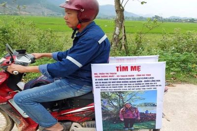 Mẹ về đón Tết rồi mất tích trong đêm, con dán thông báo lên xe, rong ruổi tìm