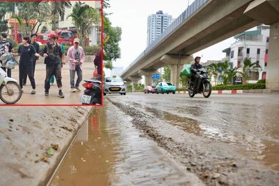 Bùn đất 'bức tử' đường phố: Nhà thầu có coi thường tính mạng người dân?