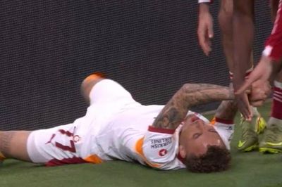 Chấn thương ghê rợn của sao Galatasaray