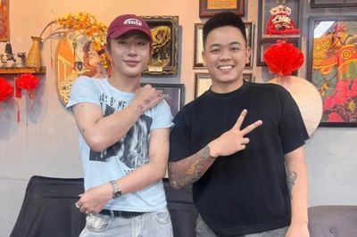 Khách Thái Lan xăm chữ 'Tôi yêu Việt Nam'