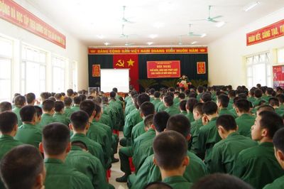 Phổ biến, giáo dục pháp luật cho chiến sĩ mới năm 2026