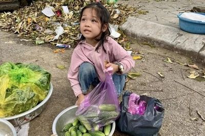 Phép màu 240 triệu dành cho cô bé mồ côi bán rau