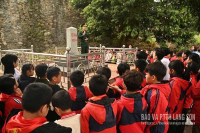80 thiếu nhi tham gia chương trình 'Tiết học biên cương' cấp tỉnh