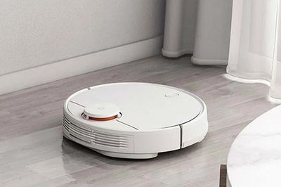 Robot lau nhà gây mùi tanh: Nguyên nhân bất ngờ