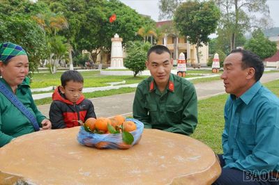 Tiếp sức chiến sĩ mới vững bước trong quân ngũ