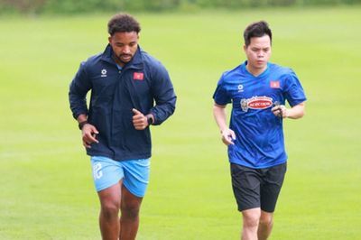 Tuyển Việt Nam: Nguyễn Xuân Son nỗ lực hồi phục chấn thương đùi trong đợt tập trung FIFA Days