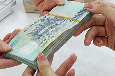 Bất ngờ lãi suất tiết kiệm kỳ hạn 12 tháng cán mốc 10%: Gửi 200 triệu đồng về tay bao nhiêu tiền lãi?