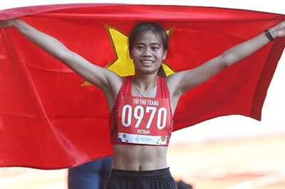 Sứ mệnh thầm lặng của nhà vô địch đi bộ Thu Trang