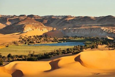 Hồ nước 'bất tử' giữa sa mạc Sahara khiến giới khoa học kinh ngạc