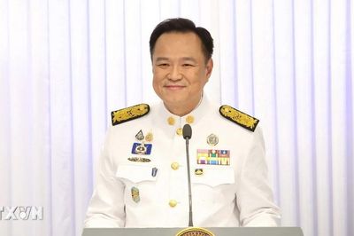 Nhà vua Thái Lan phê chuẩn nội các mới, Thủ tướng kiêm nhiệm Bộ trưởng Nội vụ