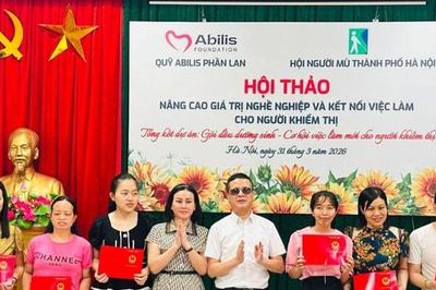 Tạo sinh kế bền vững cho người khiếm thị