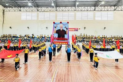 Trường Tiểu học Tô Hạp - xã Khánh Sơn khai mạc Hội khỏe Phù Đổng