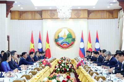 Việt Nam luôn coi trọng và dành ưu tiên hàng đầu mối quan hệ đặc biệt với Lào