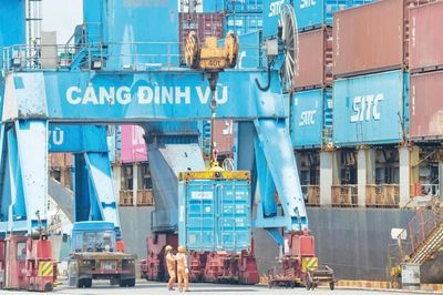 Áp lực cân bằng cán cân thương mại