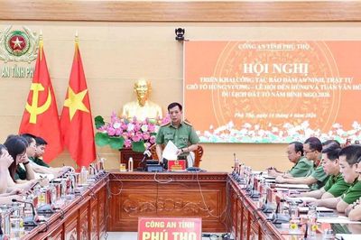 Công an Phú Thọ phân luồng từ xa bảo đảm giao thông Lễ hội Đền Hùng 2026