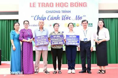 Khi nghị lực được 'tiếp sức' bằng những suất học bổng nhân ái