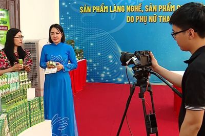Không gian số – cơ hội mới cho phụ nữ phát triển kinh tế