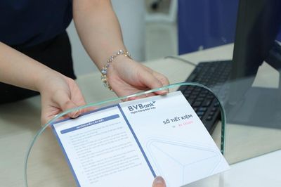 Sổ tiết kiệm có thể sang tên cho người khác không, có bị mất lãi?