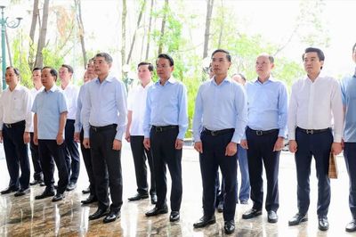 Thủ tướng Lê Minh Hưng dâng hương tại Khu di tích Ngã ba Đồng Lộc