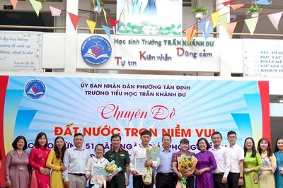 Chương trình chuyên đề 'Đất nước trọn niềm vui'