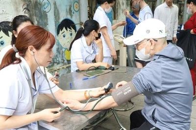 Phường Phú Diễn đẩy mạnh các hoạt động chăm sóc sức khỏe nhân dân